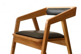 Fotel z drewna dębowego MODERN